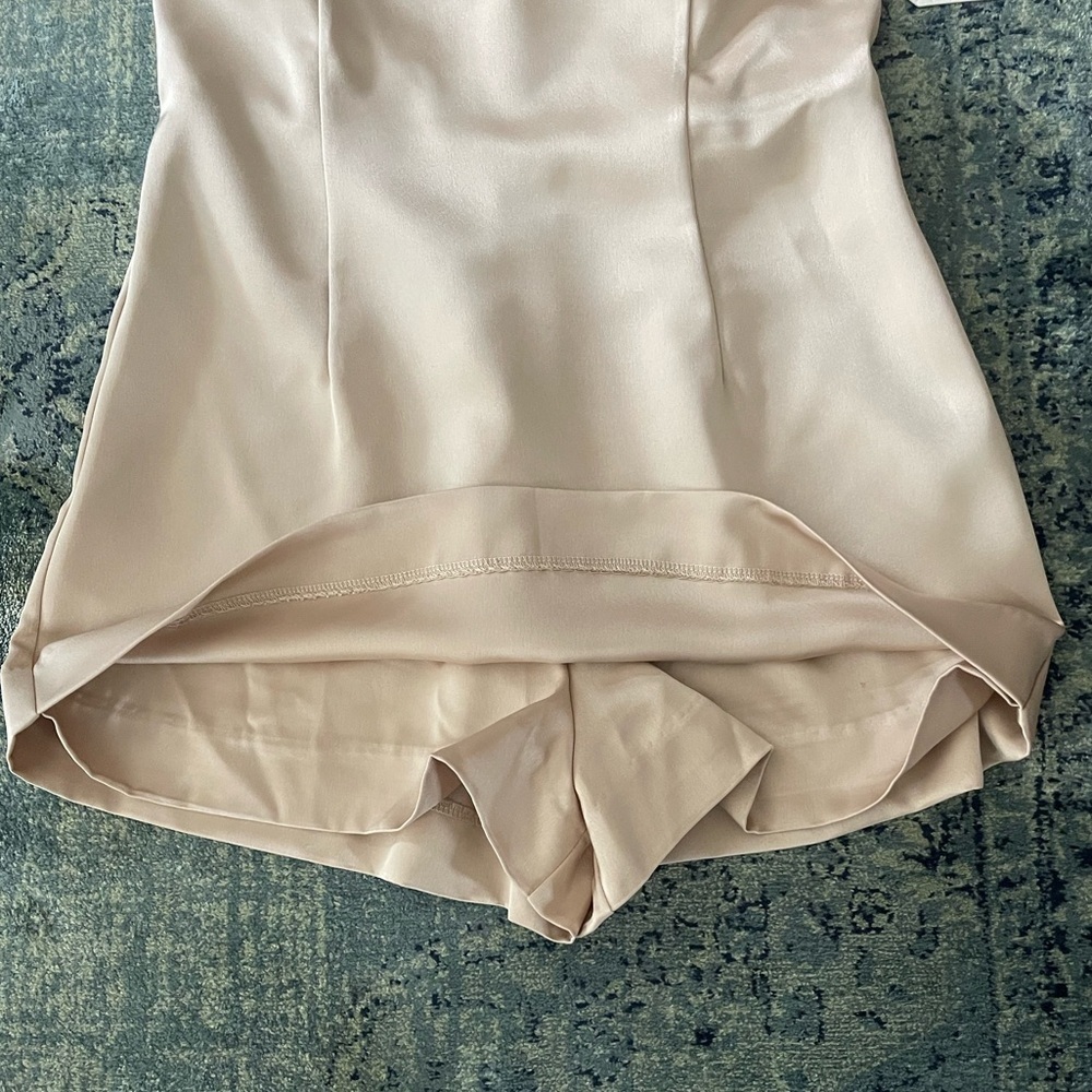 Altar’d State Romper XS - Picture 3 of 6